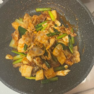 どんな野菜を入れても美味しい！豚キムチ